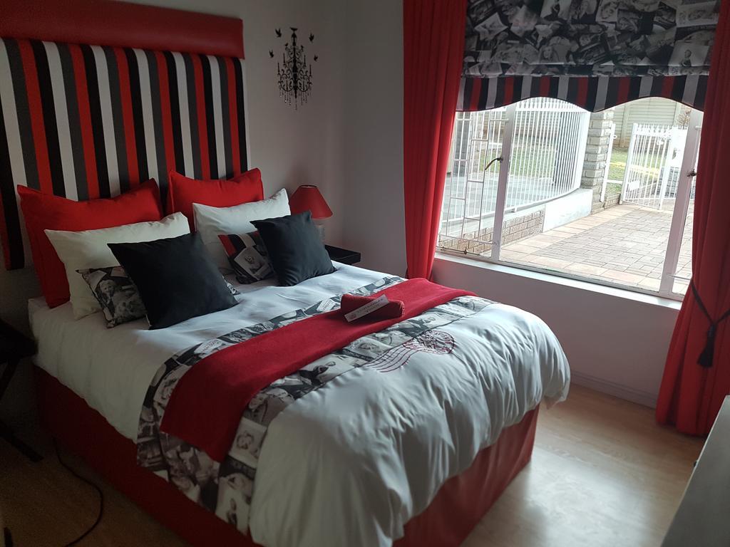 @Home Guest House Zeerust 외부 사진